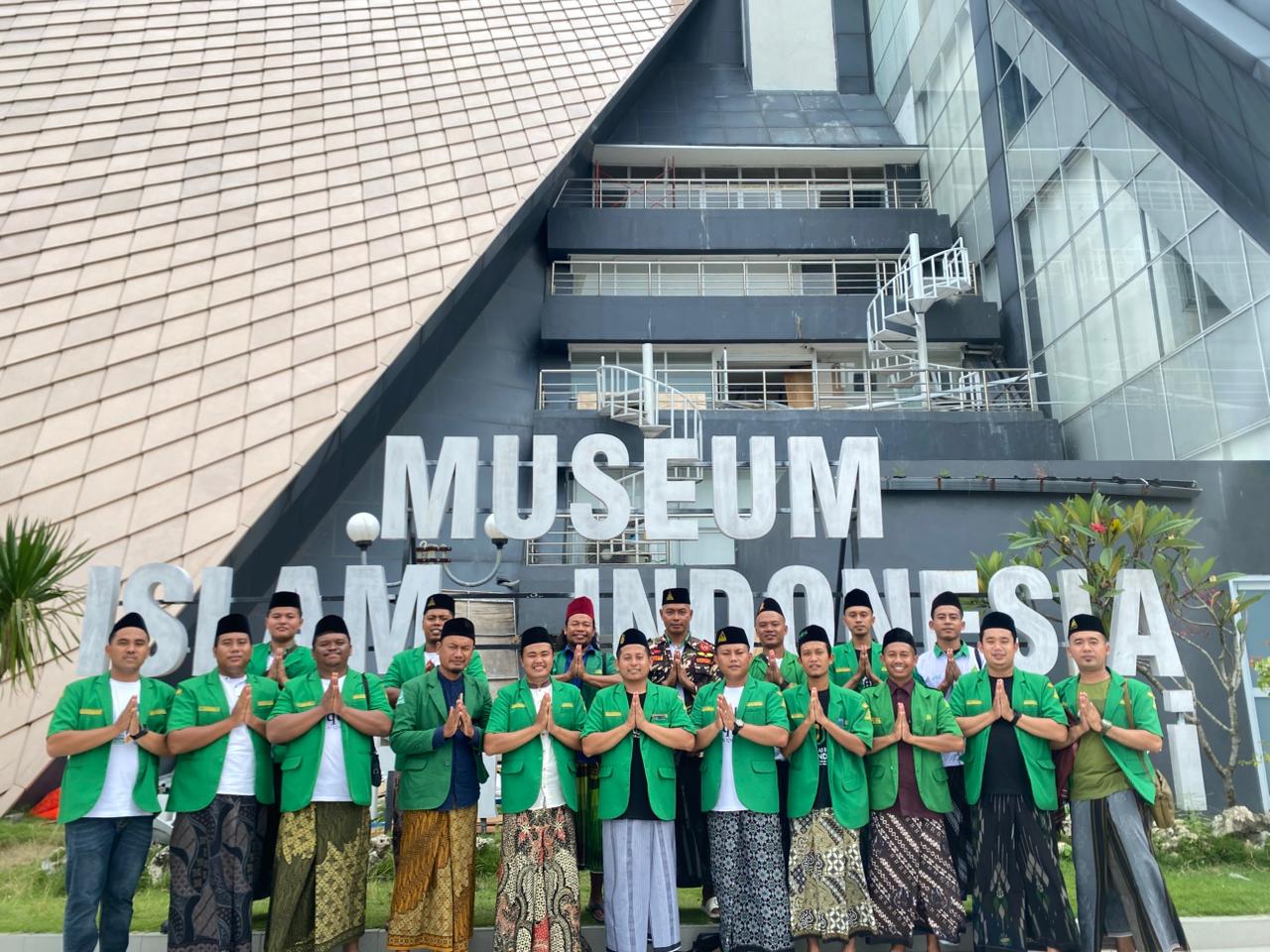 PAC GP Ansor Kecamatan Montong Gelar Ziarah untuk Berwashilah kepada Sunan Bonang dan Para Pendiri Nahdlatul Ulama